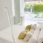 Дом отдыха Elegante Am Strand- Jacuzzi Und Garten By Interhome *