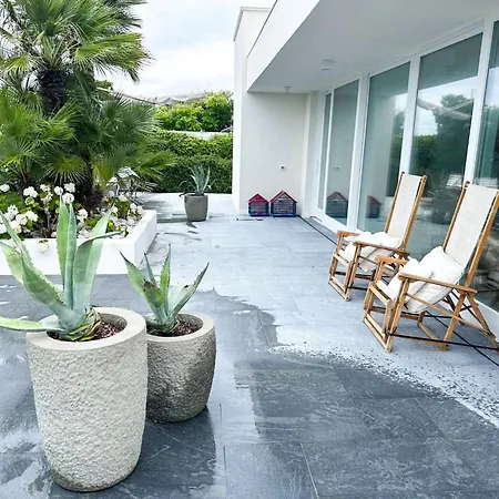 Tatil Evi Elegante Am Strand- Jacuzzi Und Garten By Interhome Senigallia