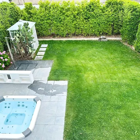 Elegante Am Strand- Jacuzzi Und Garten By Interhome Senigallia