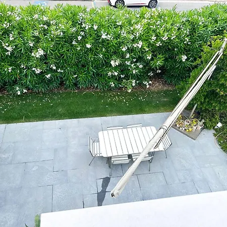 Tatil Evi Elegante Am Strand- Jacuzzi Und Garten By Interhome Senigallia