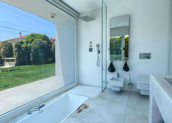 Ferienhaus Elegante Am Strand- Jacuzzi Und Garten By Interhome *